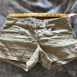 Guess shorts olive green 26